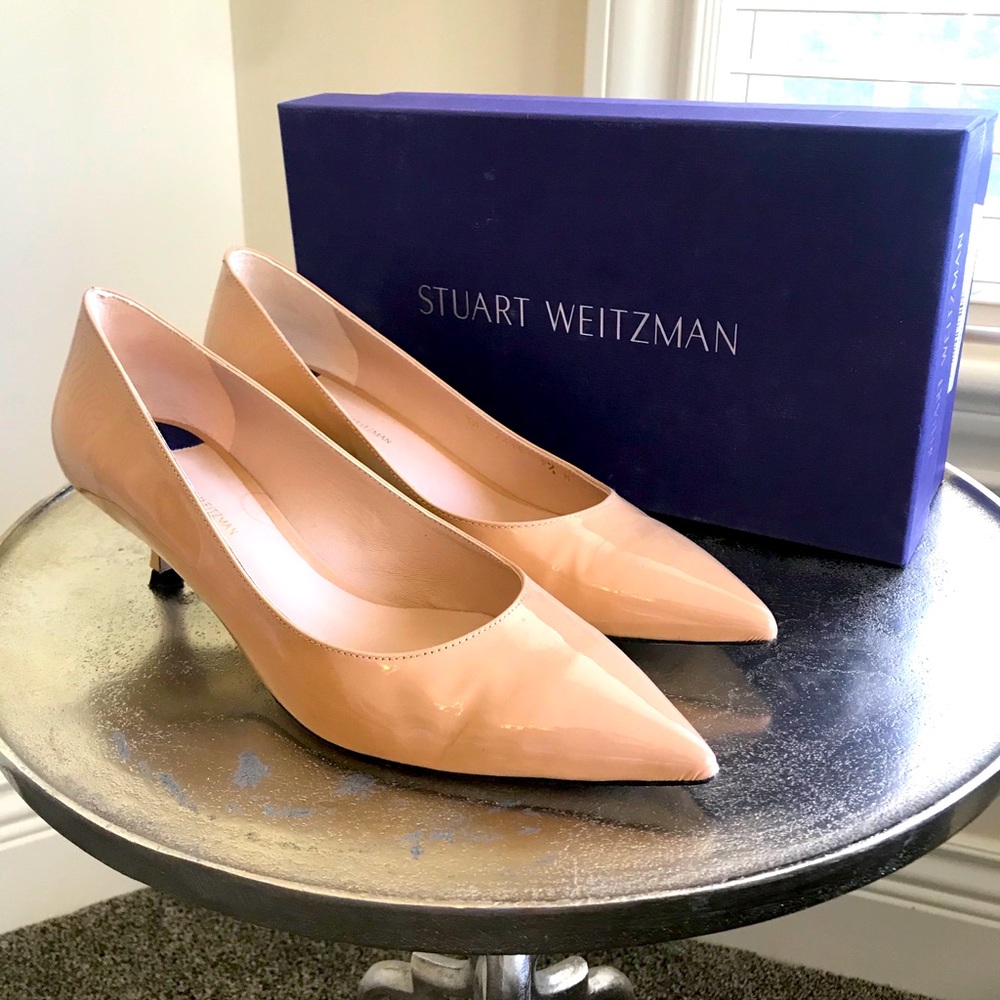 Perfect little nude kitten heels